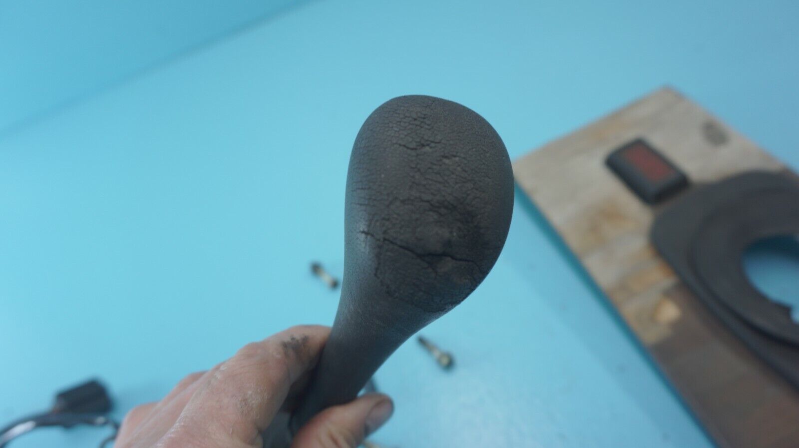 1972 MERCEDES  350SL  R107  V8  3.5L ,  MANUAL TRANSMISSION SHIFTIER WOOD BEZEL - Fresh Stock Dated February 2026