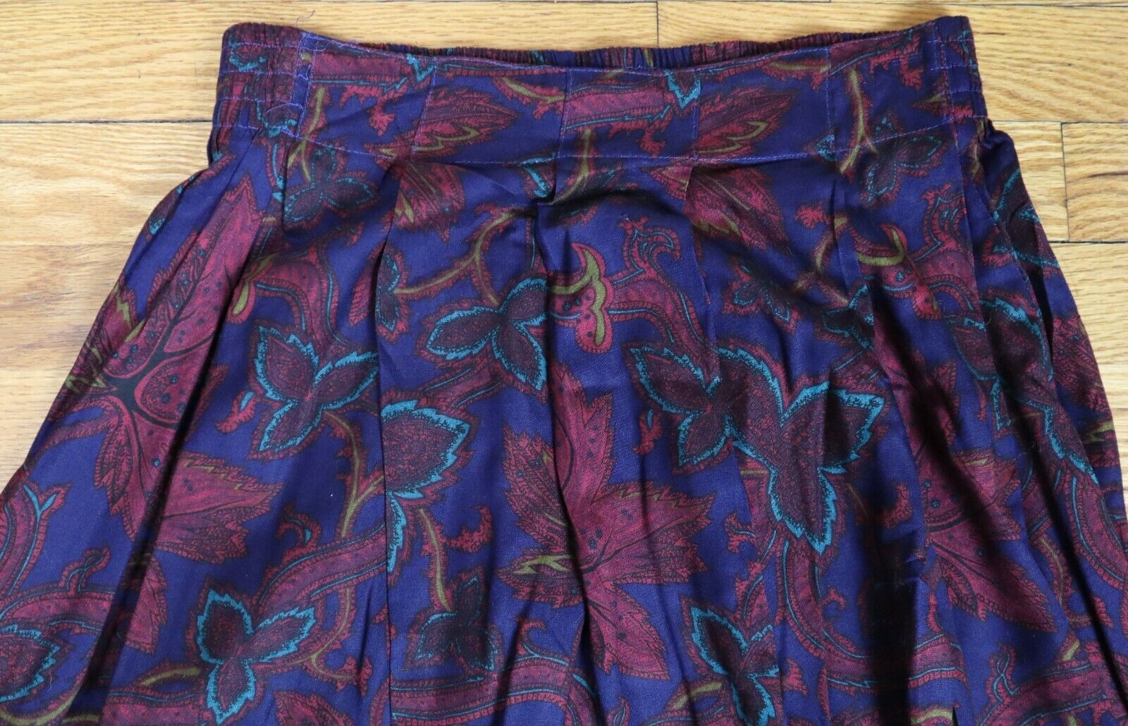 VINTAGE BLUE & RED PLEATED MAXI SKIRT - AMERICAN EAGLE OUTFITTERS - SIZE 12 - Fresh Stock Dated March 2026
