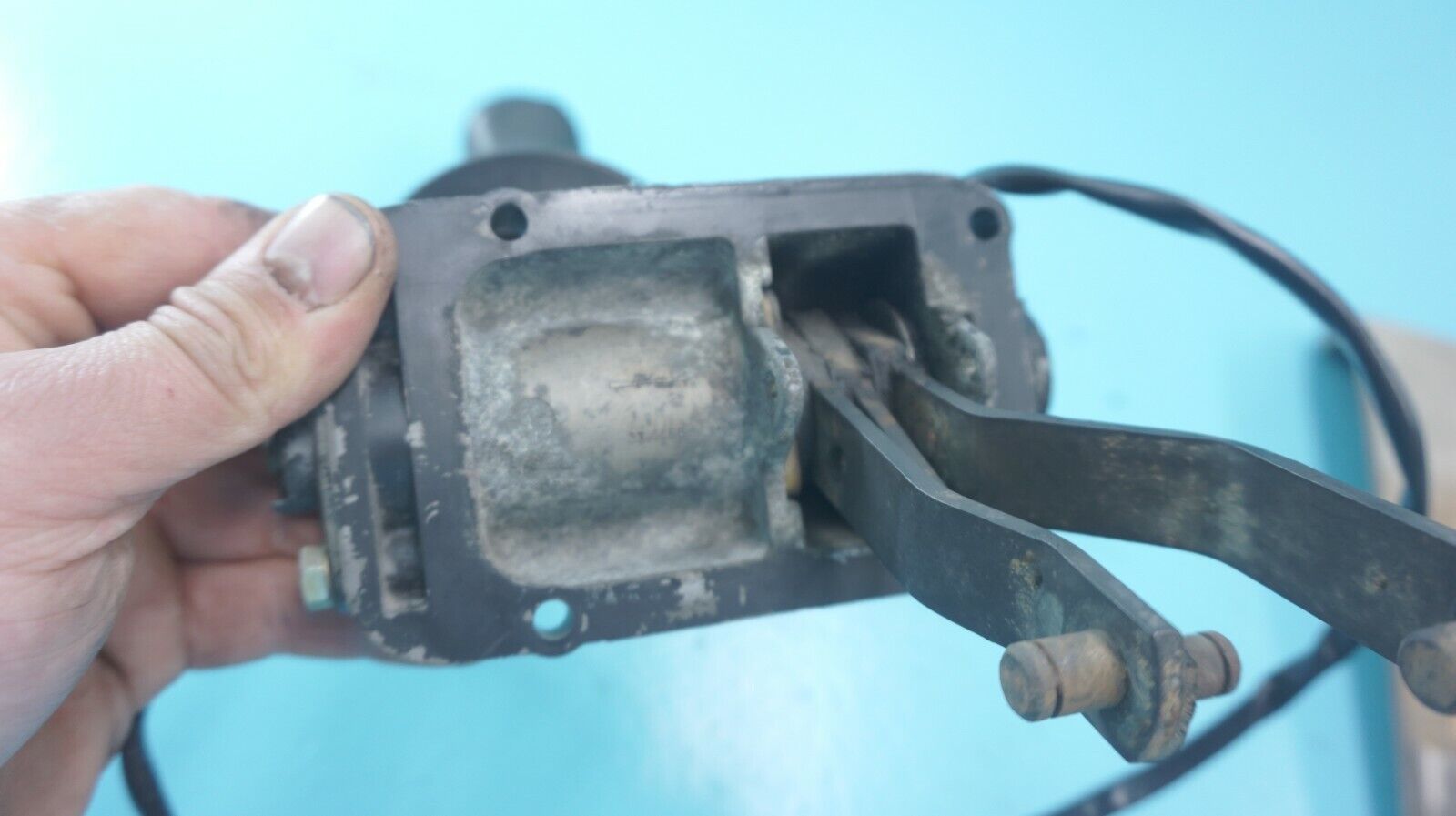 1972 MERCEDES  350SL  R107  V8  3.5L ,  MANUAL TRANSMISSION SHIFTIER WOOD BEZEL - Fresh Stock Dated February 2026