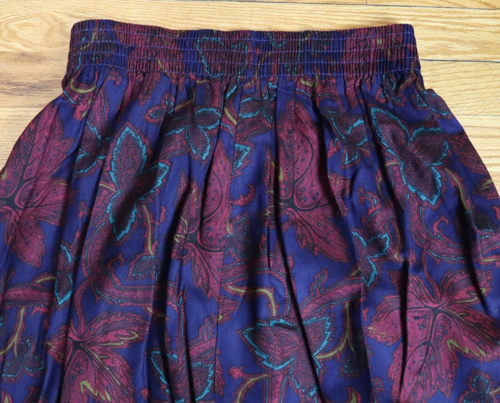 VINTAGE BLUE & RED PLEATED MAXI SKIRT - AMERICAN EAGLE OUTFITTERS - SIZE 12 - Fresh Stock Dated March 2026