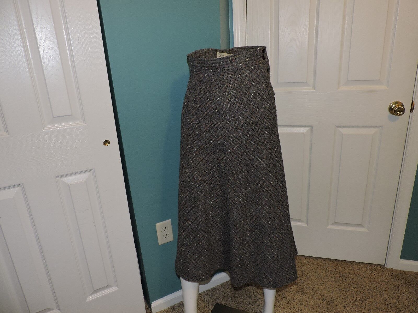 Vintage 1970s Women's Rafferty Gray Multi Color Size 7 Skirt USA Flare - Fresh Stock Dated March 2026