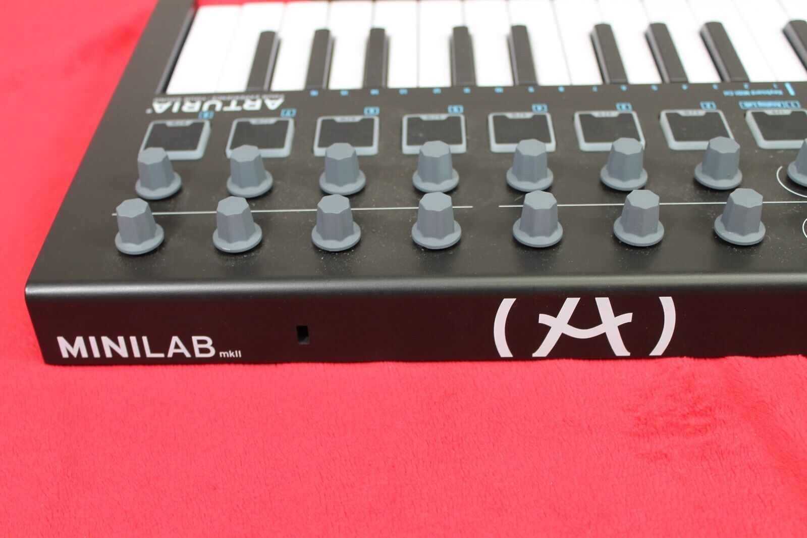 ARTURIA MINILAB MKII MINI HYBRID KEYBOARD CONTROLLER & USB - Fresh Stock Dated February 2026