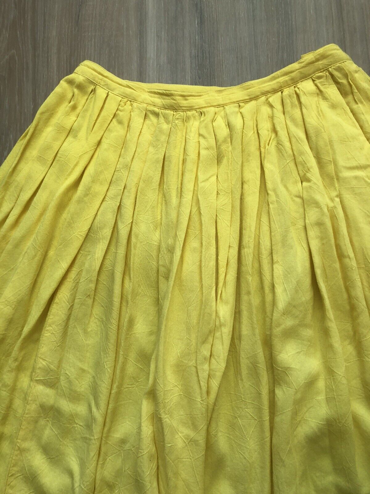 Vintage Woman's Liz Claiborne Bright Yellow Pleated Knee Length Skirt- Size 6 - Fresh Stock Dated March 2026
