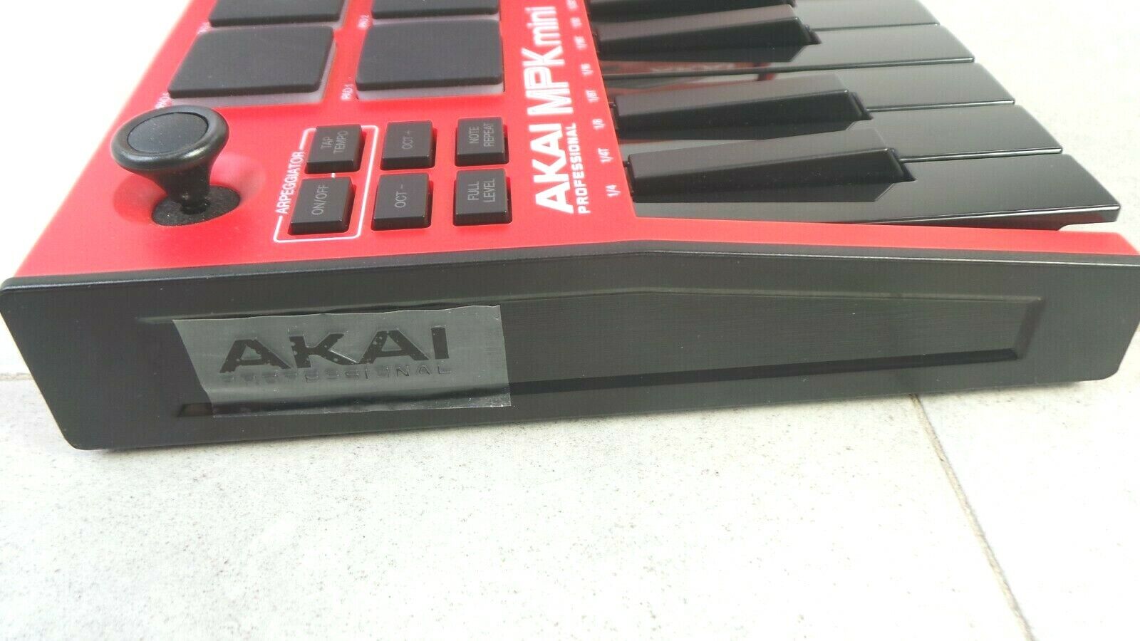 Akai MPK Mini MIDI Controller Keyboard (G120631-1 NO LOC. BB-3) - Fresh Stock Dated February 2026