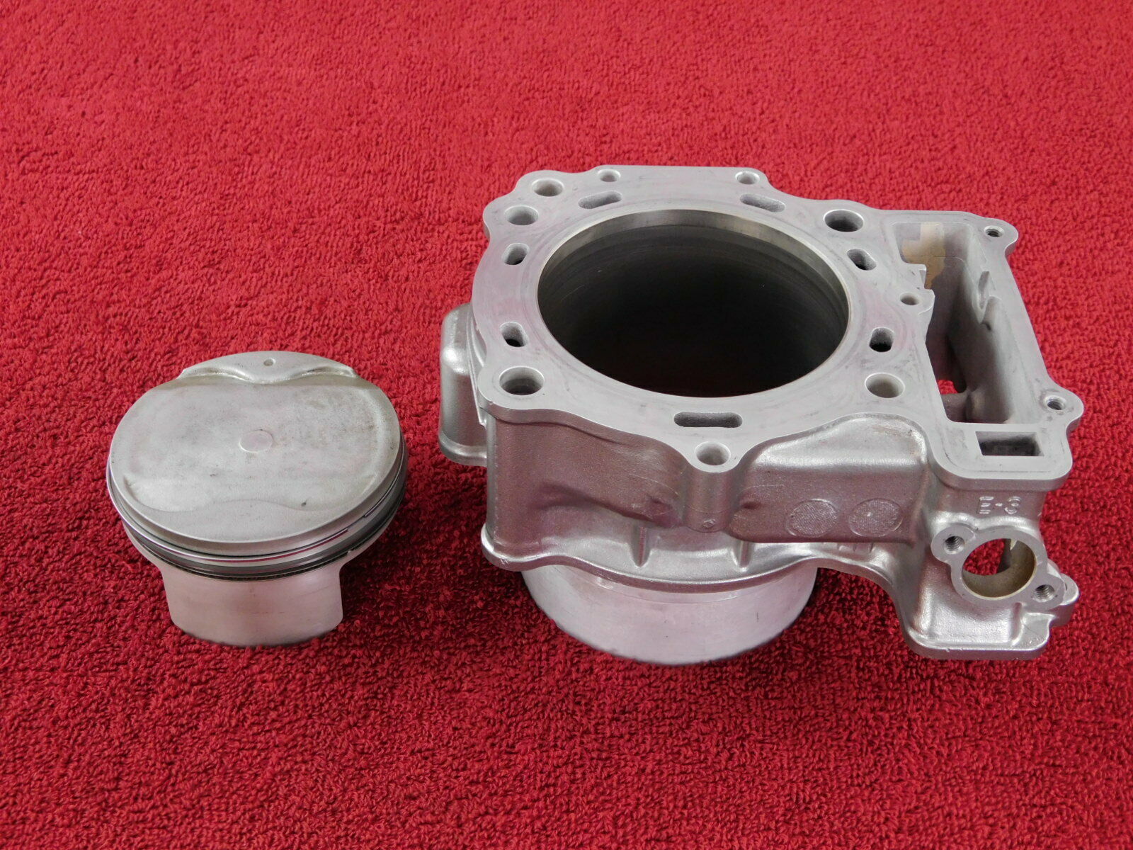 REAR Cylinder Block w/Piston *NICE! 02-12 V-Strom 1000 DL1000 VSTROM SV1000 - Fresh Stock Dated February 2026