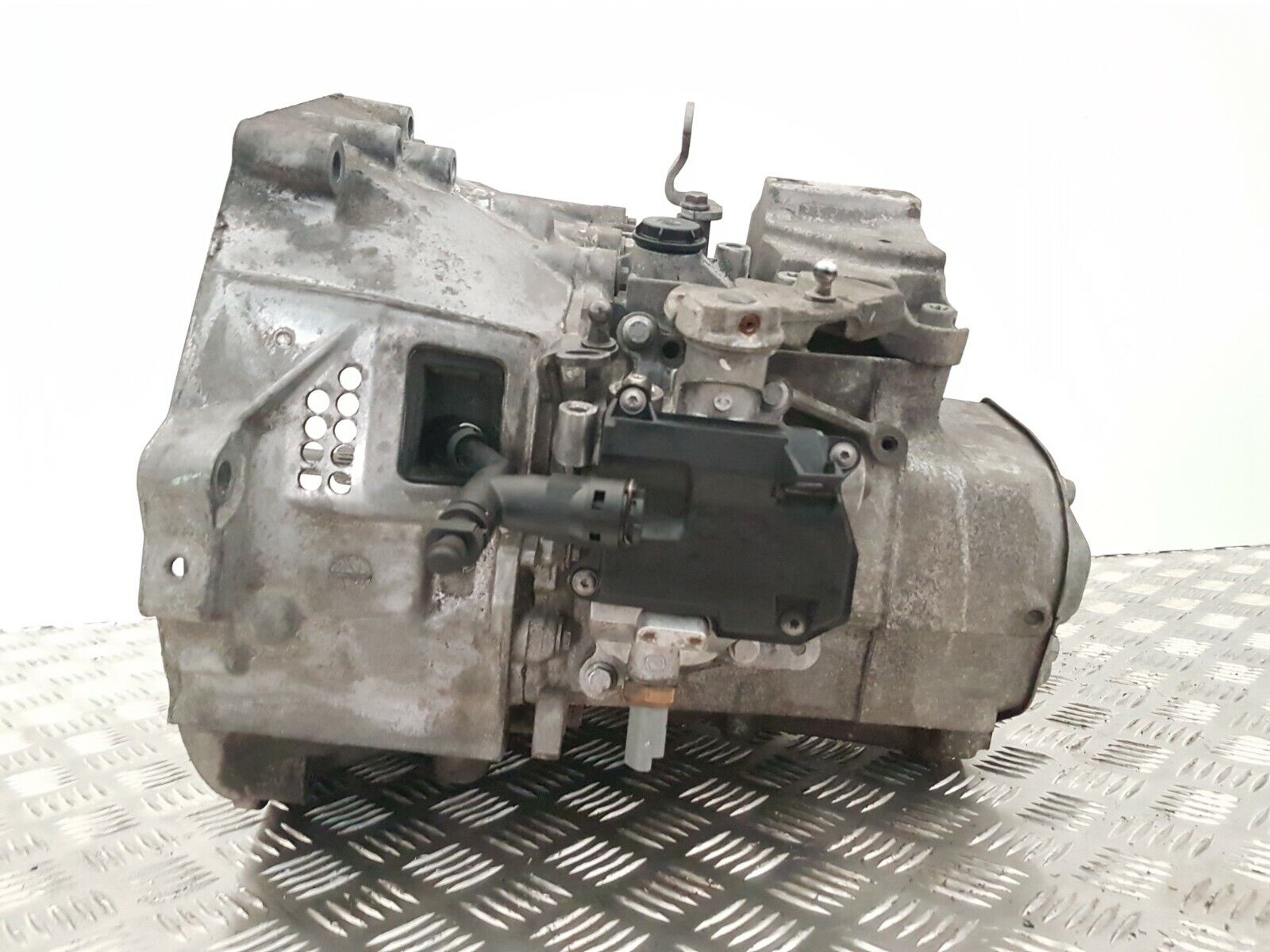 PEUGEOT 208 1.6GTI 2013 147kW 6-SPEED MANUAL GEARBOX OEM  MCA  /  EA49 / EADJ - Fresh Stock Dated February 2026