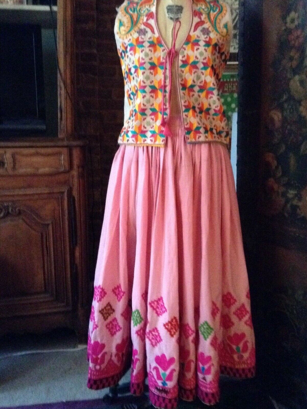 VINTAGE HANDMADE FRIDA KAHLO STYLE PINK EMBROIDERED LONG MAXI SKIRT BOHO INDIA - Fresh Stock Dated December 2025