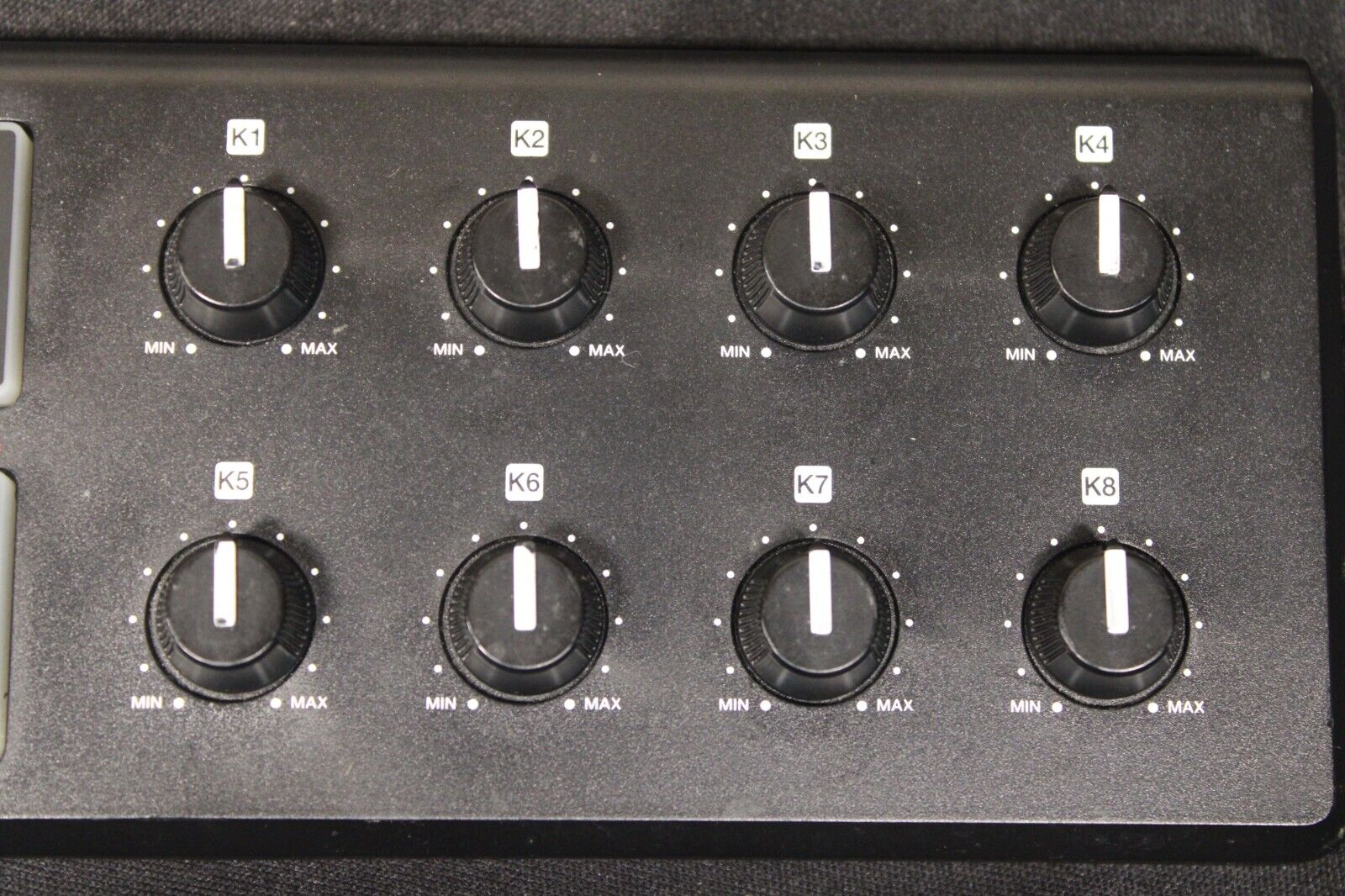 AKAI Professional LPD8 Portable USB-powered MIDI Controller - Does Not Power On - Fresh Stock Dated February 2026