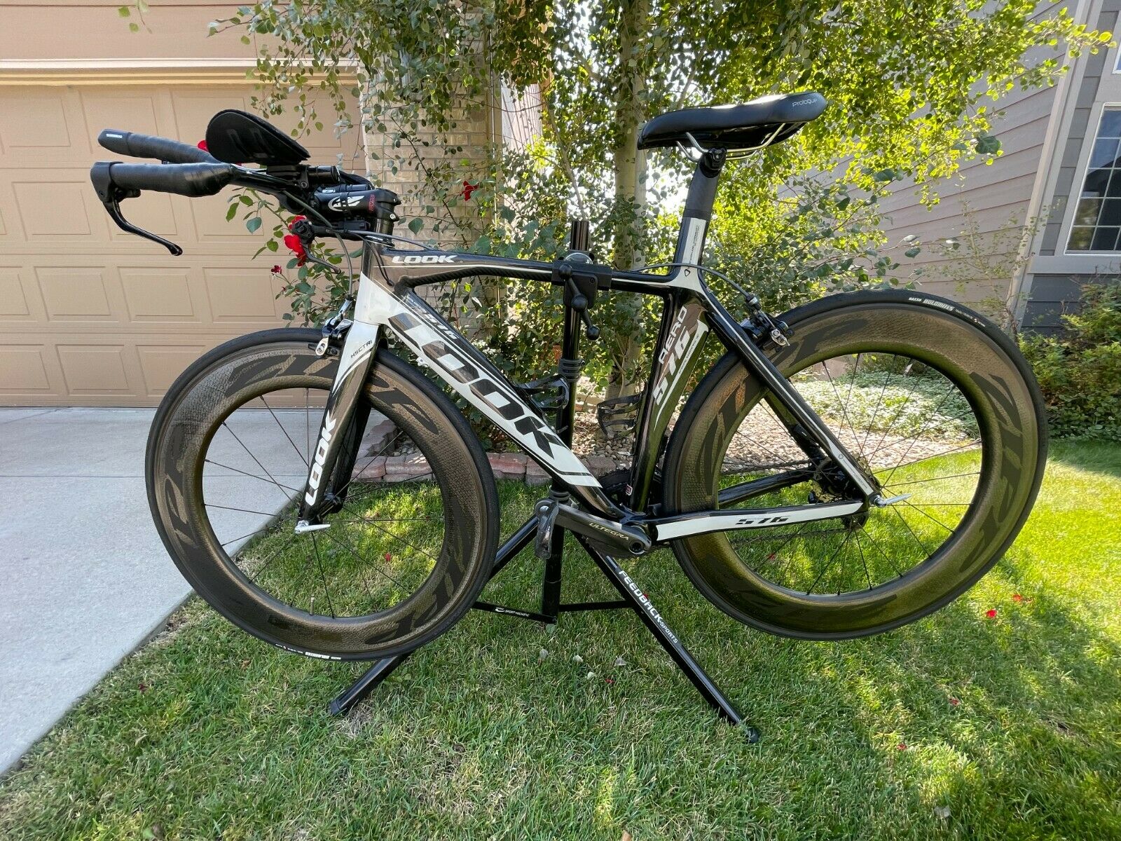 Look 576 AERO Triathlon Bike with Di2 and Zipp Carbon Clincher wheels - Fresh Stock Dated February 2026