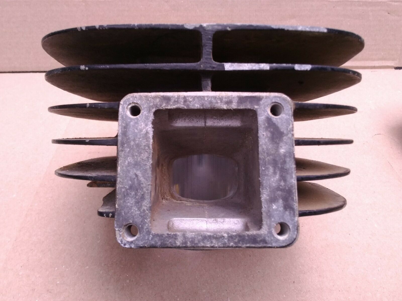 Cylinder YZ125 MX125 Top End 1974 1975 Head STANDARD BORE NO BROKEN FINS - Fresh Stock Dated February 2026