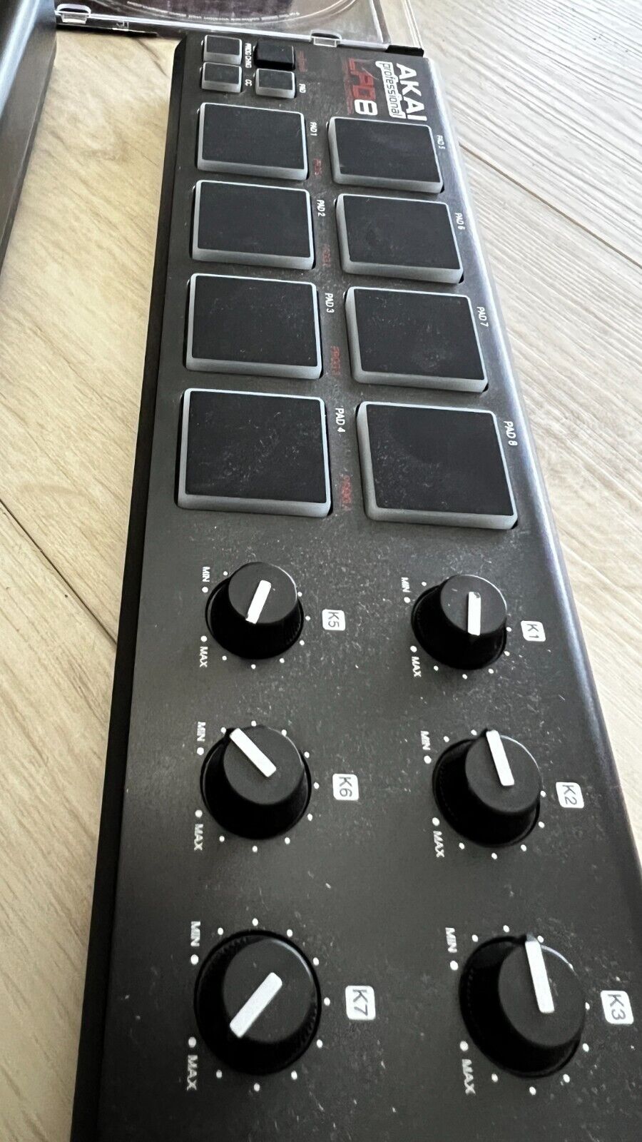 Akai Professional LPD8 Wireless Pad Controller Akai LPK25 Controller Keyboard - Fresh Stock Dated February 2026