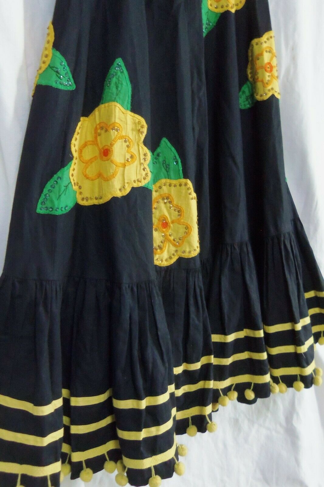 Rare VINTAGE Mexican HAND MADE Floral FESTIVE SKIRT sequins poms 4/6 XS/S 26x32 - Fresh Stock Dated February 2026