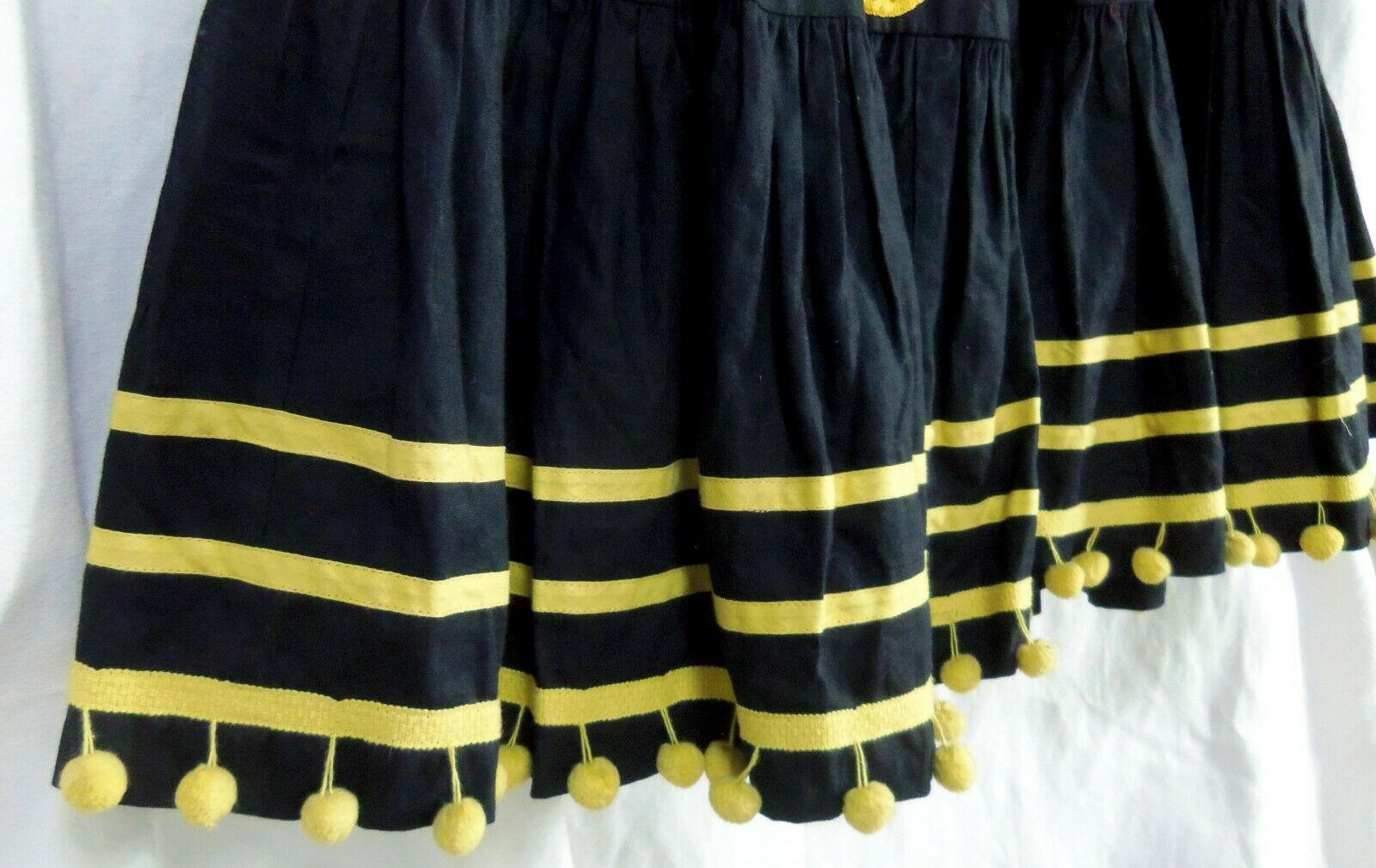 Rare VINTAGE Mexican HAND MADE Floral FESTIVE SKIRT sequins poms 4/6 XS/S 26x32 - Fresh Stock Dated February 2026