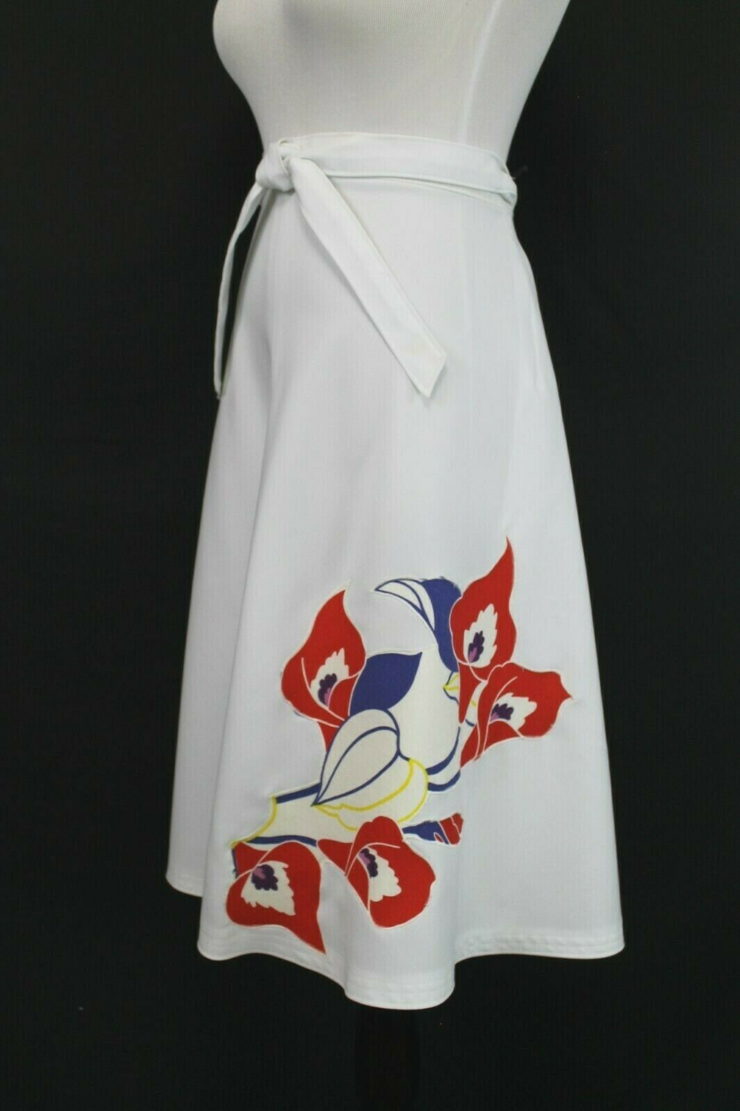 VTG 70s Wrap Skirt  White Knit with Floral Applique W 32
