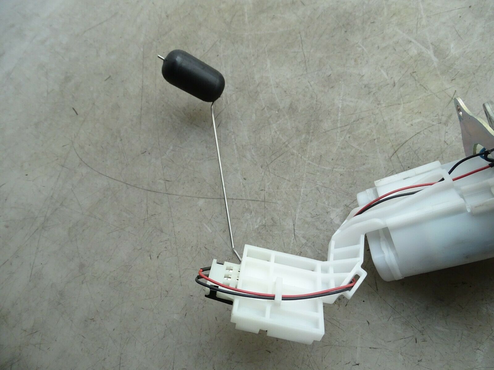 18 SUZUKI GSXR 1000 GAS FUEL PUMP  E-294 - Fresh Stock Dated February 2026