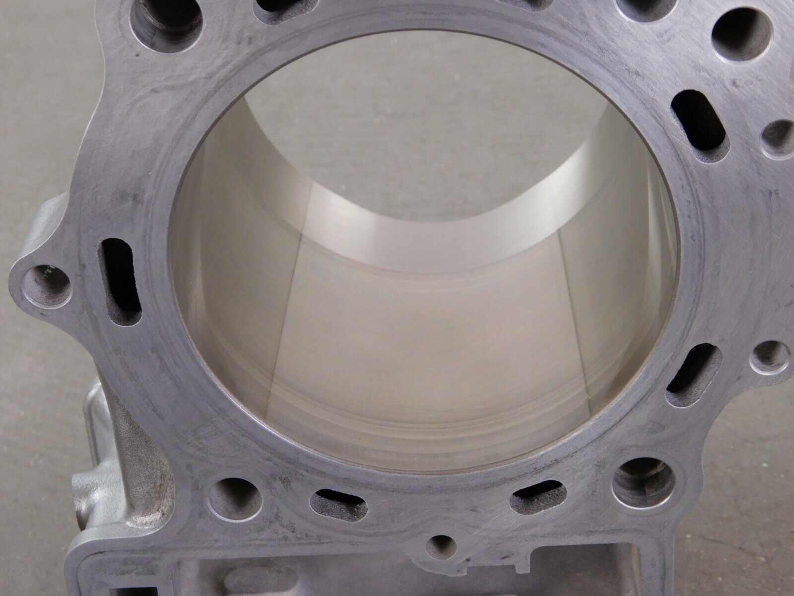 REAR Cylinder Block w/Piston *NICE! 02-12 V-Strom 1000 DL1000 VSTROM SV1000 - Fresh Stock Dated February 2026