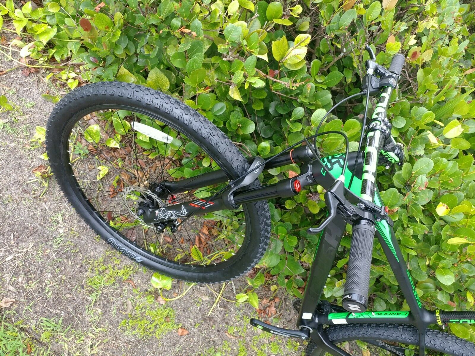 Hyper carbon x 29er xc mountian bike bicycle - Fresh Stock Dated February 2026