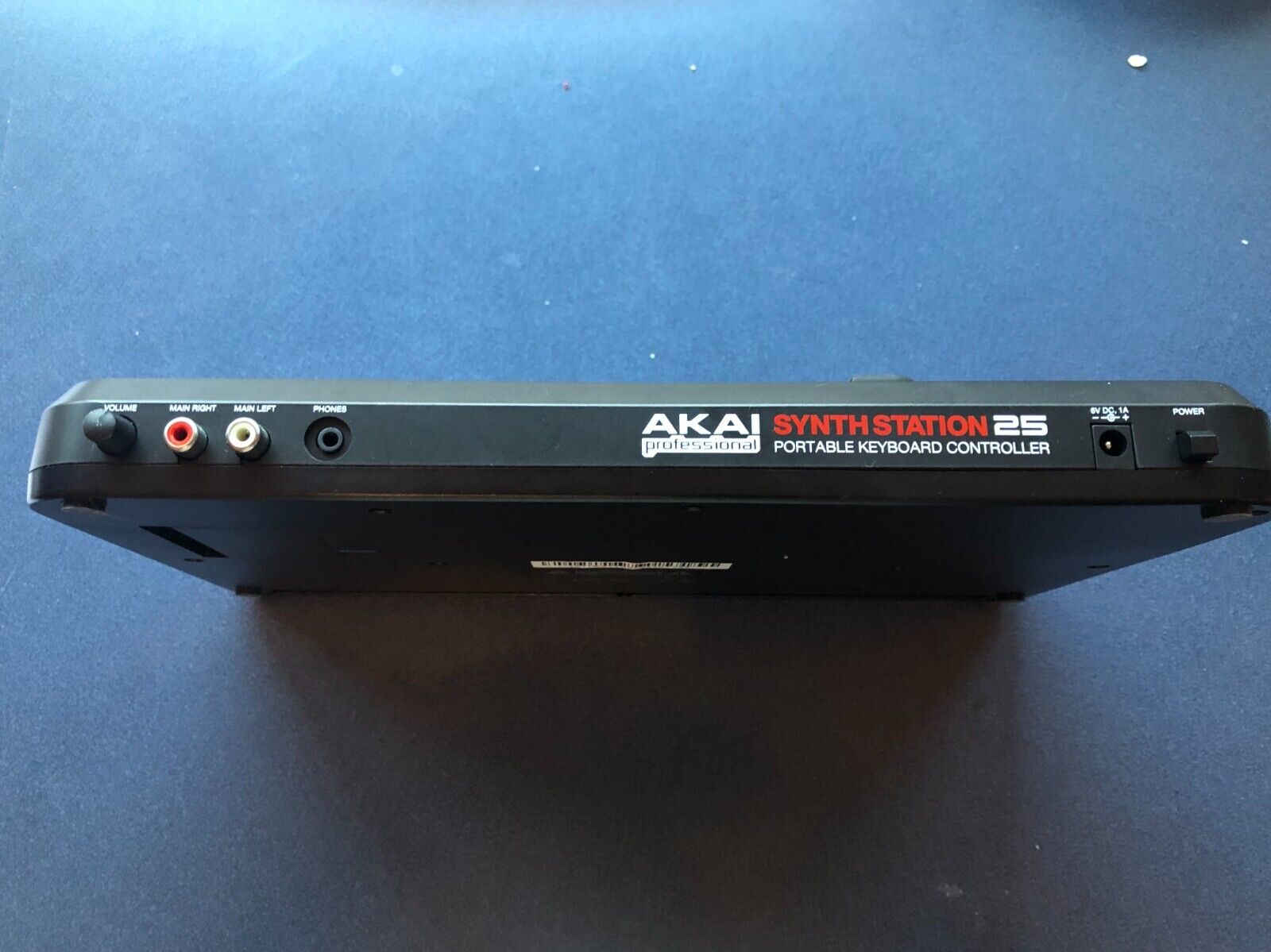 Akai Professional SynthStation 25 Portable MIDI Keyboard Controller - Fresh Stock Dated February 2026