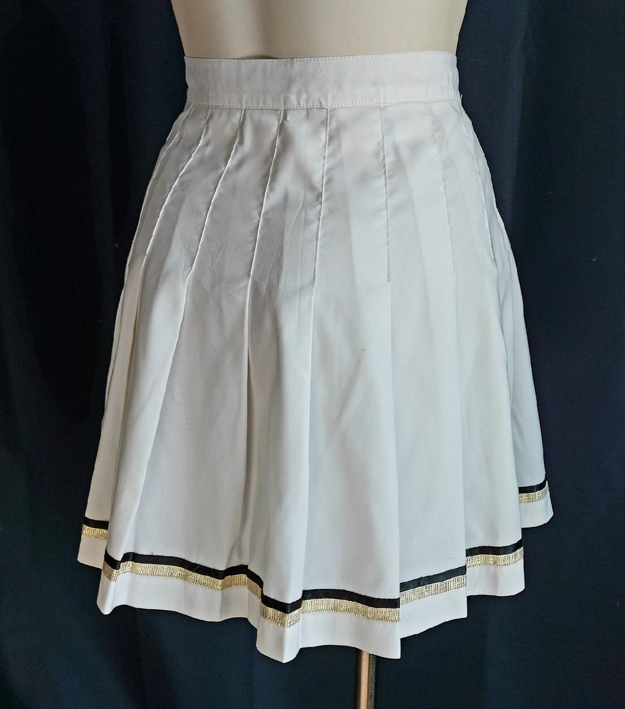 SASSY WHITE Tail Vintage 1970s PLEATED Mini TENNIS SKIRT  - 35 inch waist - Fresh Stock Dated March 2026