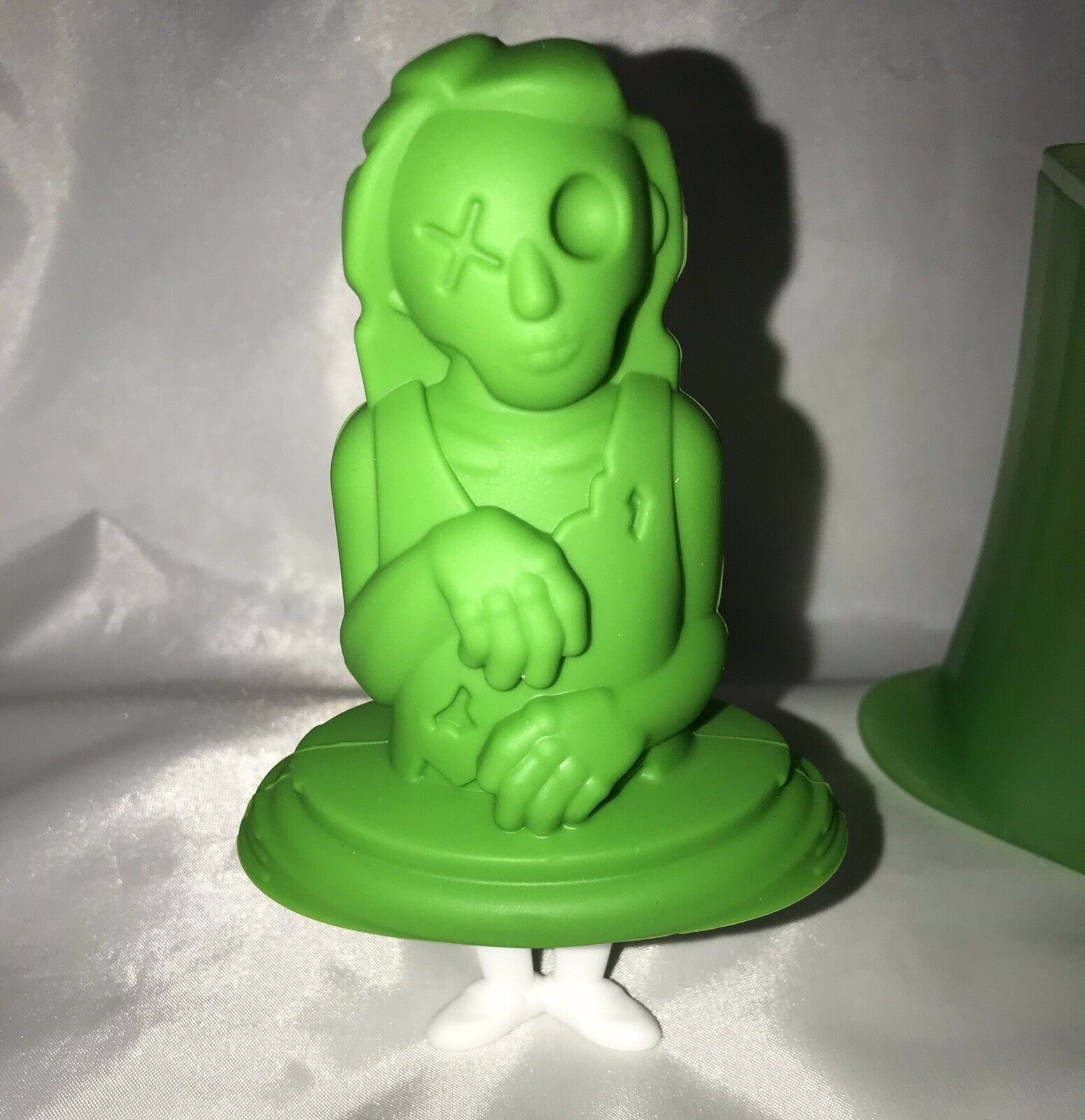 New Tovolo Zombies Ice Pop Molds, Flexible Silicone & Stick Legs Set of 4  Green - Fresh Stock Dated February 2026