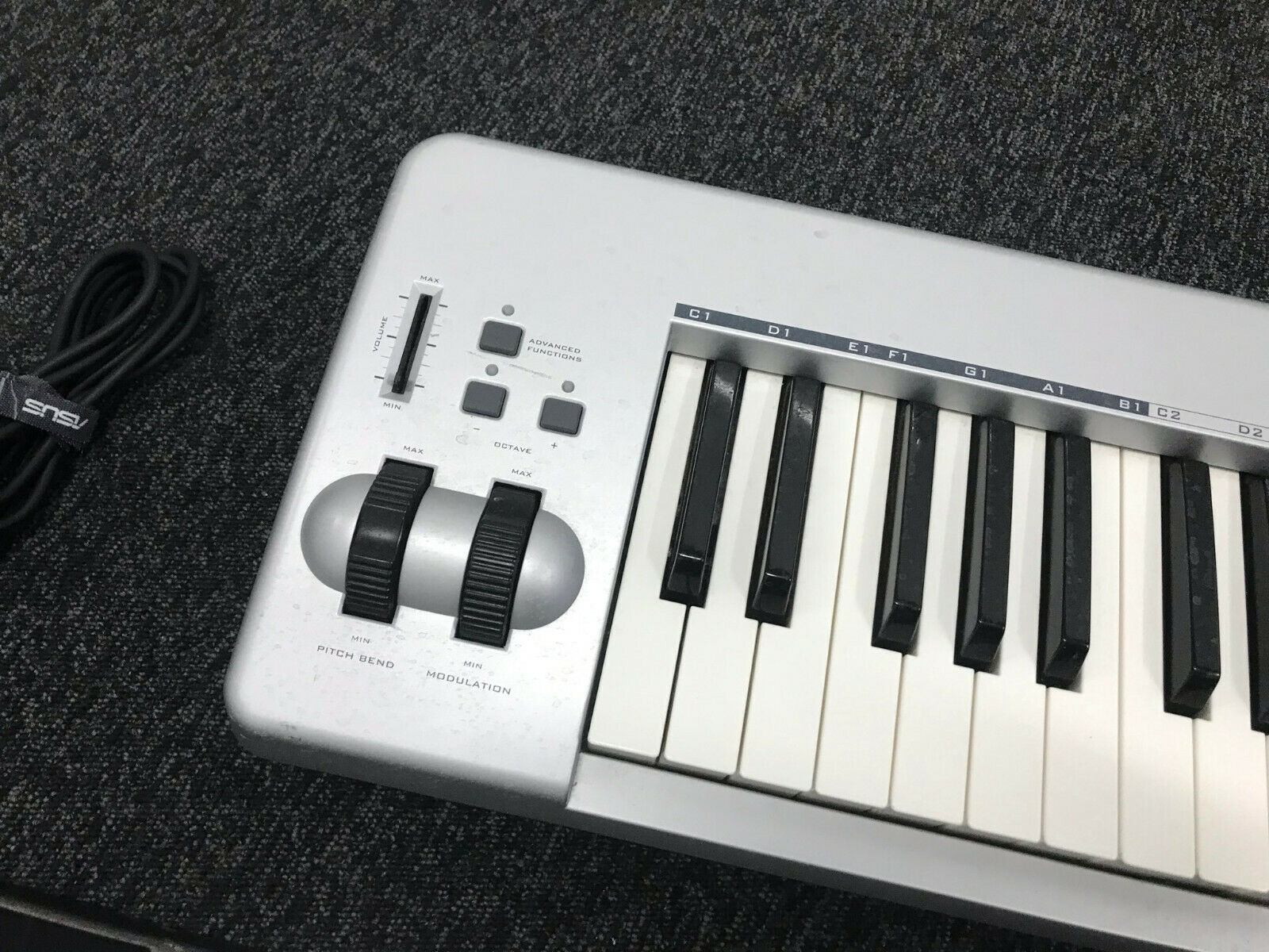 M-Audio Keystation 62 ES 2018 Silver - Fresh Stock Dated February 2026
