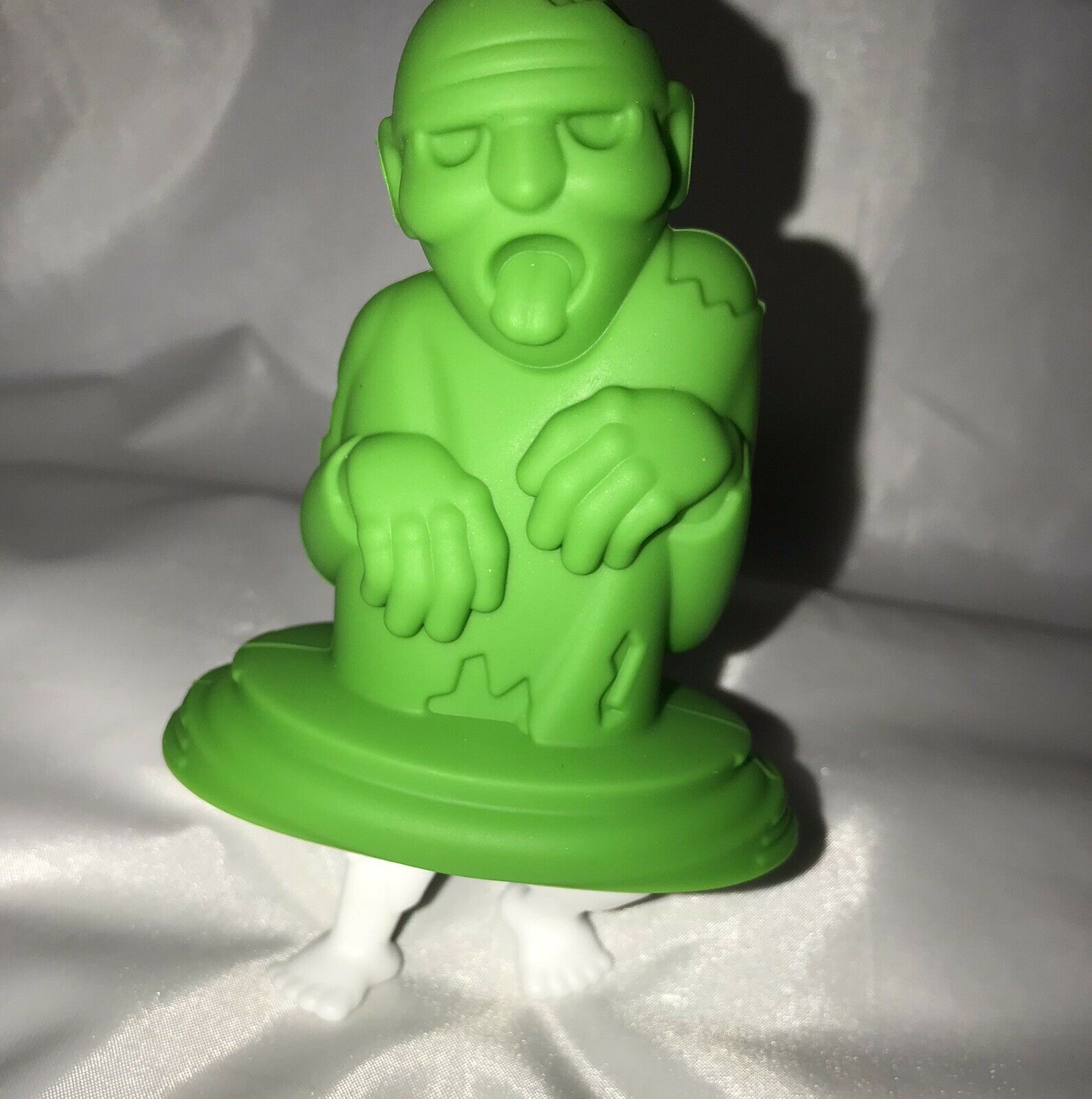 New Tovolo Zombies Ice Pop Molds, Flexible Silicone & Stick Legs Set of 4  Green - Fresh Stock Dated February 2026