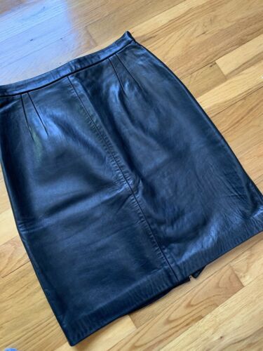 Vintage 90s Jones New York Genuine Leather (Black) Mini Skirt ~ GUC! Size 6/8 - Fresh Stock Dated February 2026