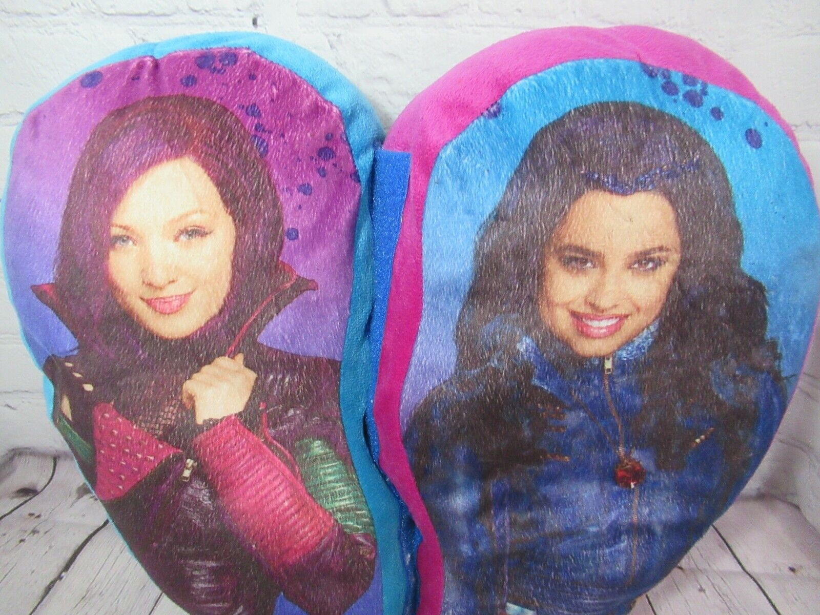 Disney The Descendants Isle BFF reversible heart 2 pc throw pillow Evie Mal - Fresh Stock Dated February 2026