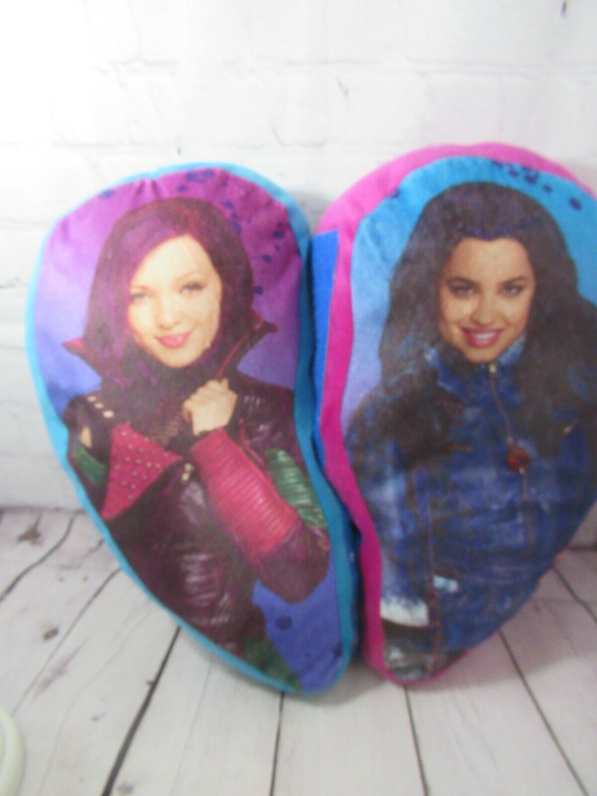 Disney The Descendants Isle BFF reversible heart 2 pc throw pillow Evie Mal - Fresh Stock Dated February 2026