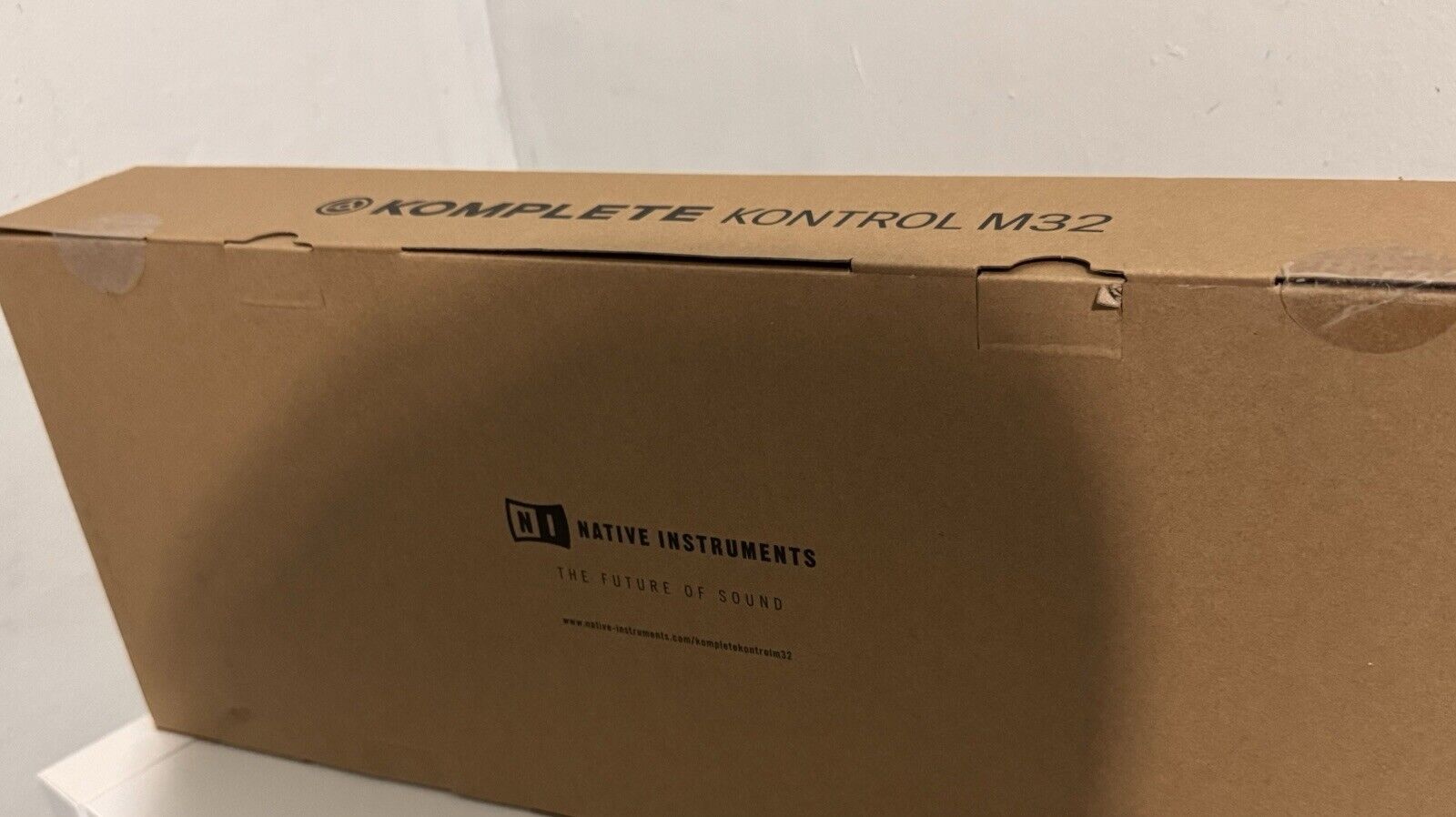 Native Maschine M32 MIDI Keyboard - Fresh Stock Dated February 2026