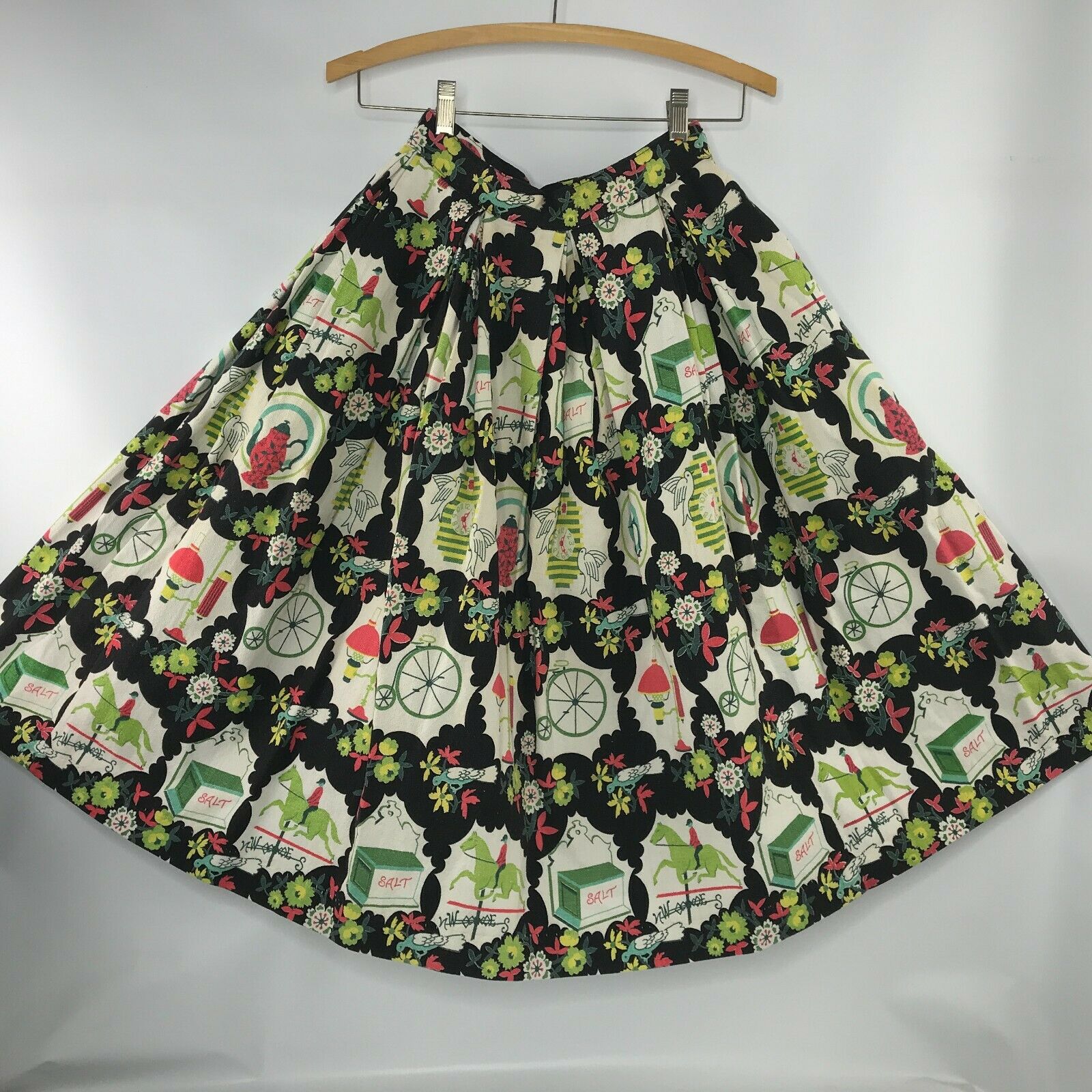 Vintage 1950's Novelty Print Bark Cloth Skirt SZ S - Fresh Stock Dated December 2025