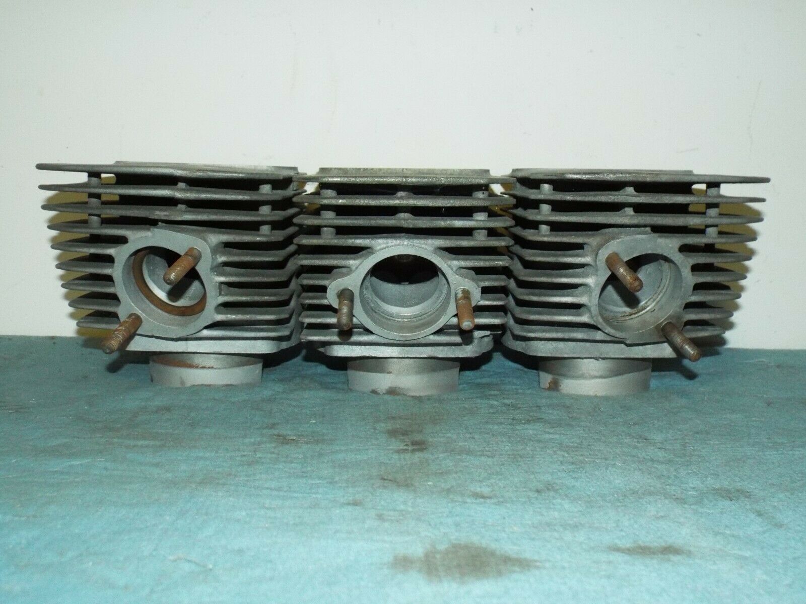 KAWASAKI H2 750 EARLY CYLINDERS AND HEADS WITH PISTONS AND RINGS 1972 1973  TOP - Fresh Stock Dated February 2026