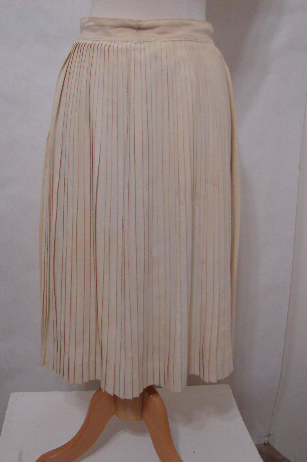 H. SCHREIER Skirt Vintage Ecru Pencil Pleated Gabardine EDIE ADAMS Worn - Fresh Stock Dated March 2026