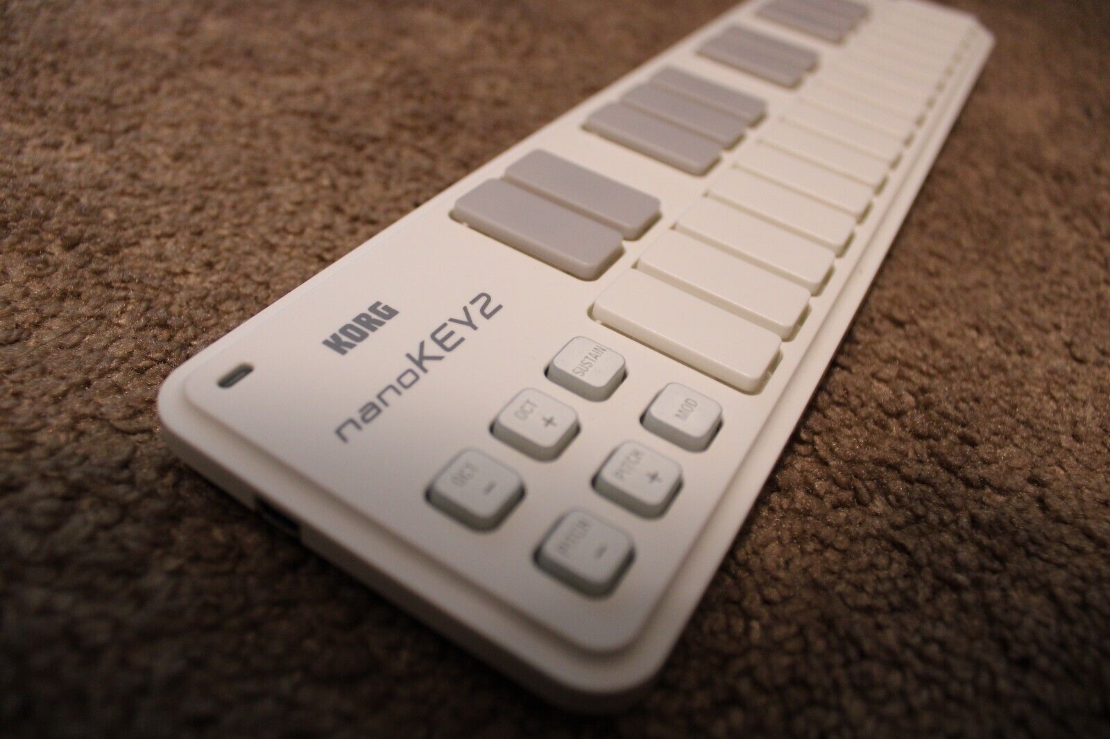 Korg nanoKEY2 25-key Keyboard Controller - White (Used) - Fresh Stock Dated February 2026