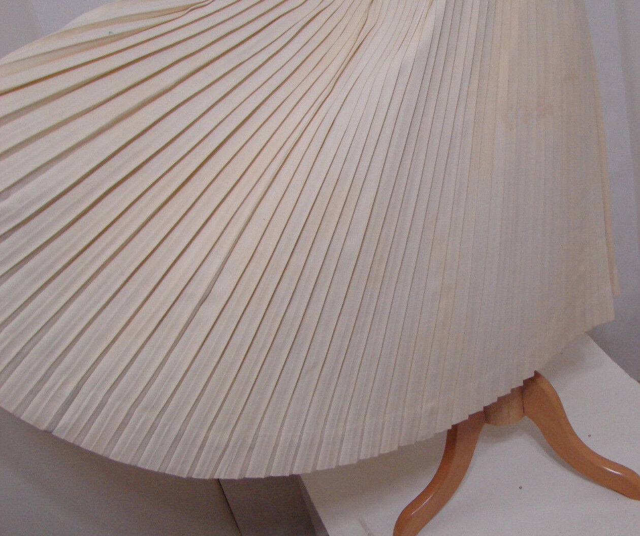 H. SCHREIER Skirt Vintage Ecru Pencil Pleated Gabardine EDIE ADAMS Worn - Fresh Stock Dated March 2026