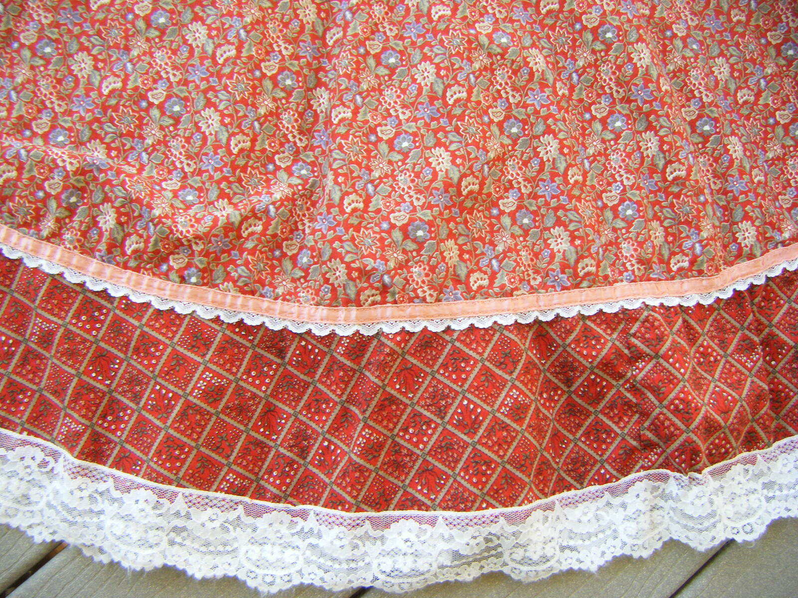 JESSICA'S GUNNIES Vtg 70s Red Floral Ruffle Lace High Waist Skirt-Waist 26.5