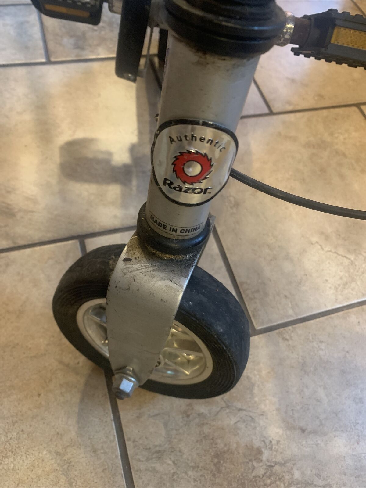 Razor Punk 180 Trick Peddle Bike As Is - Fresh Stock Dated February 2026