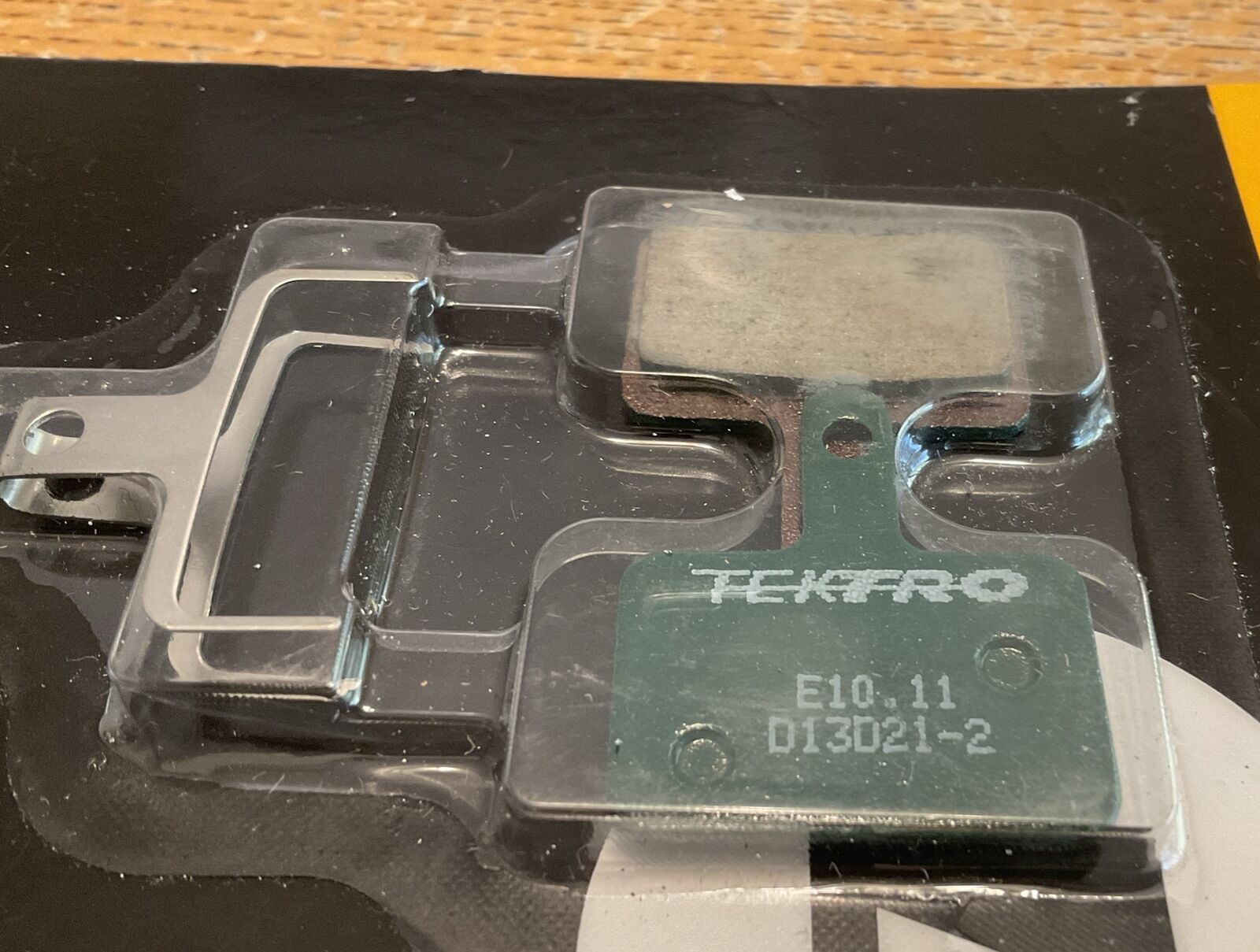 NIP 2 Pairs Tektro E10.11 MTB Metal Ceramic Disc Brake Pads - Fresh Stock Dated February 2026