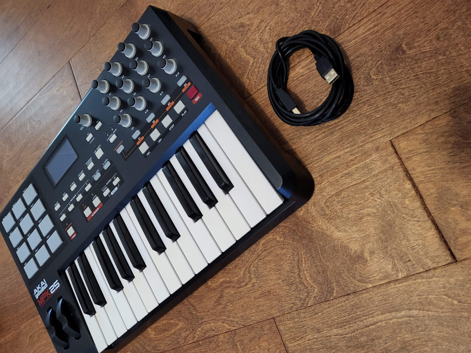 Akai MPKMINI3 25 Key MIDI Keyboard Controller - Fresh Stock Dated February 2026