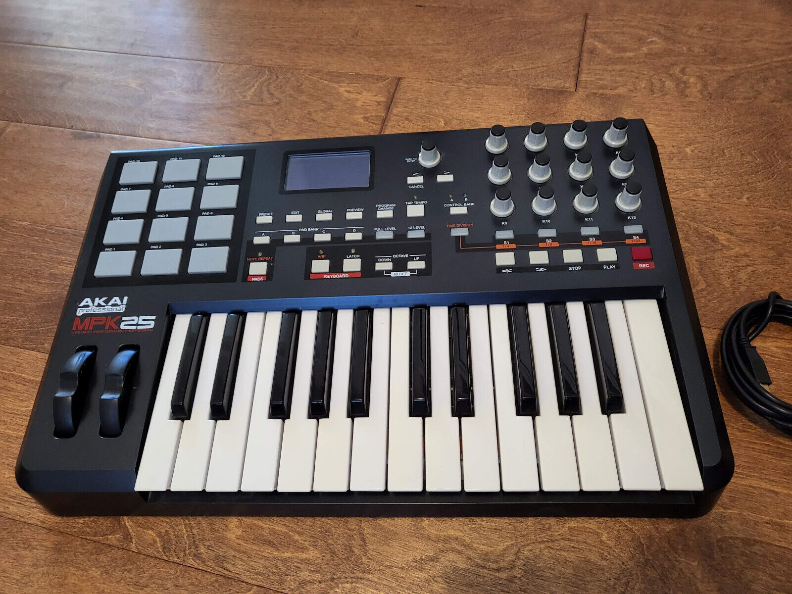 Akai MPKMINI3 25 Key MIDI Keyboard Controller - Fresh Stock Dated February 2026