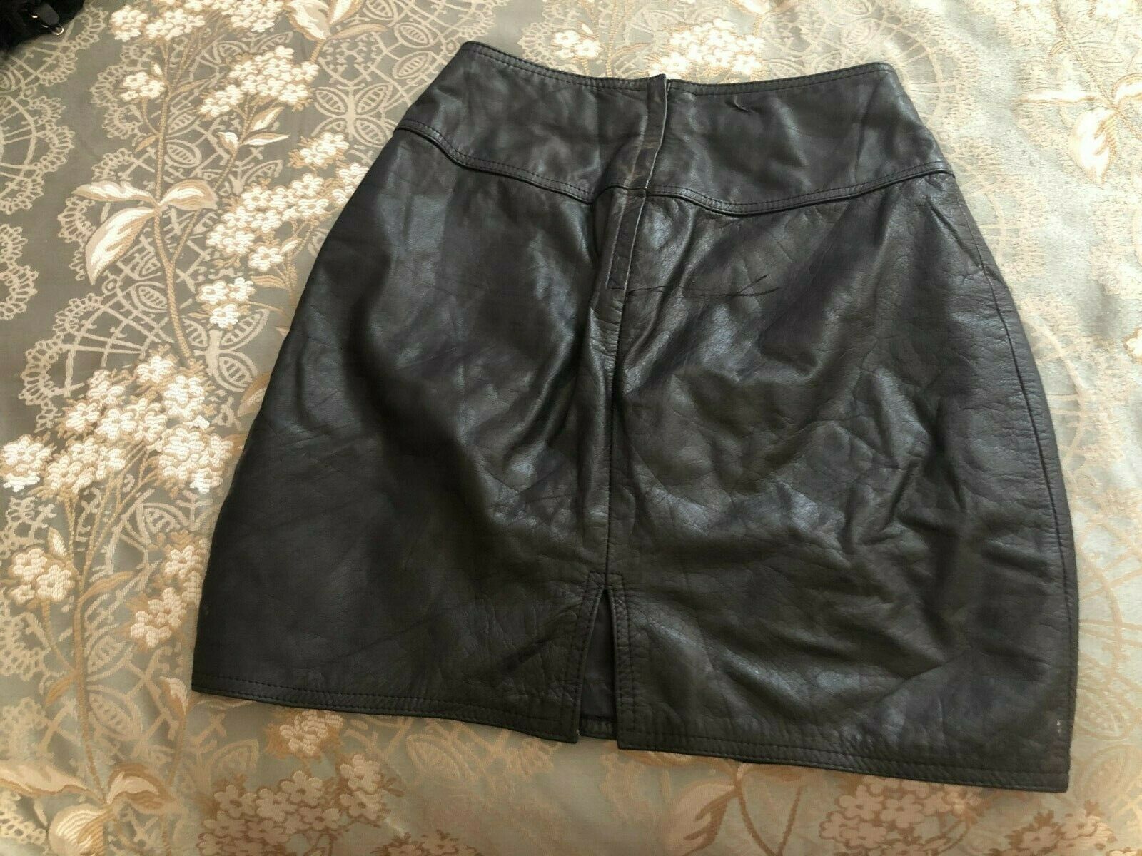 Trumps Sport Women's Black Size 7/8 Leather Pencil Skirt VTG - Fresh Stock Dated February 2026