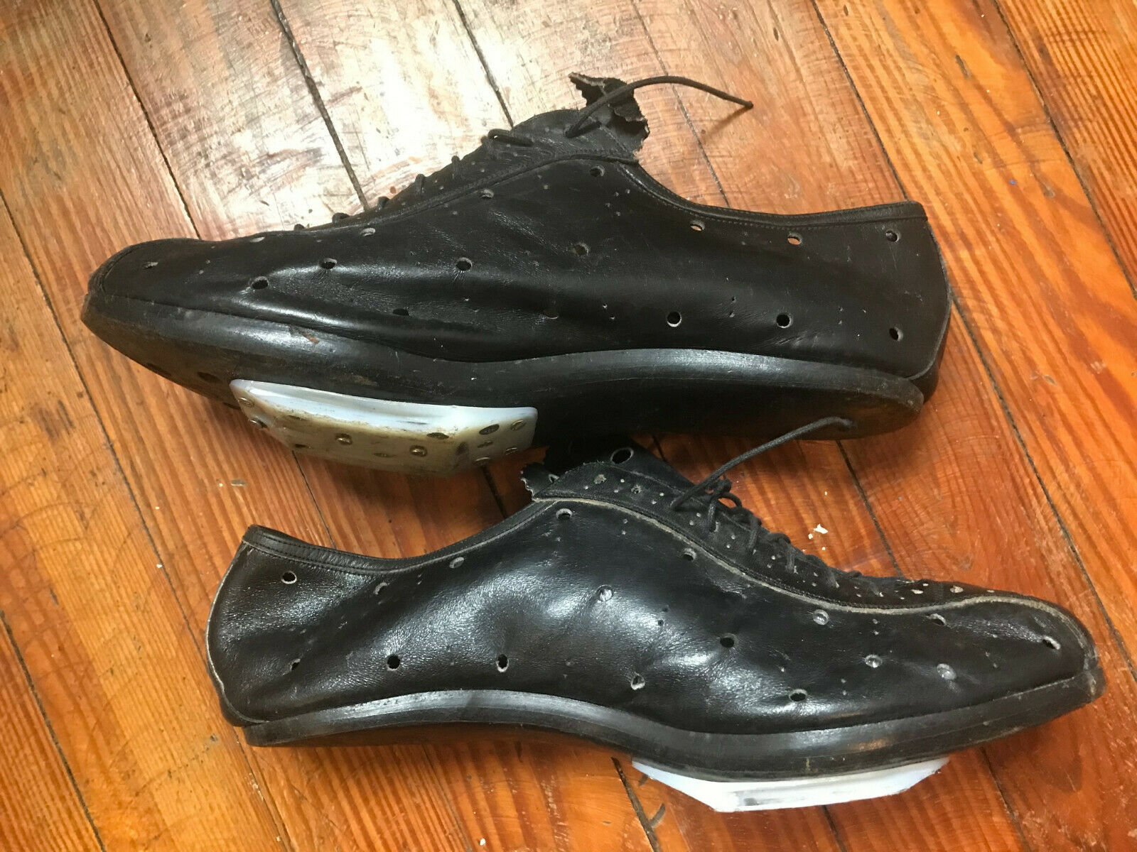 Cinelli leather cycling shoes with M71 cleats in ex. used cond. Vintage Eroica - Fresh Stock Dated December 2025