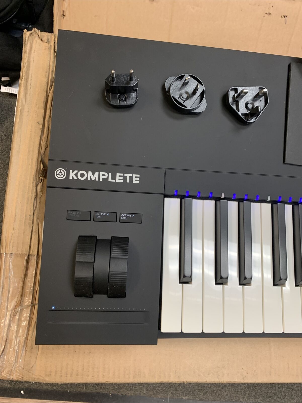 Native Instruments Komplete Kontrol s88 (Button slow to come up)  * See Photos* - Fresh Stock Dated February 2026