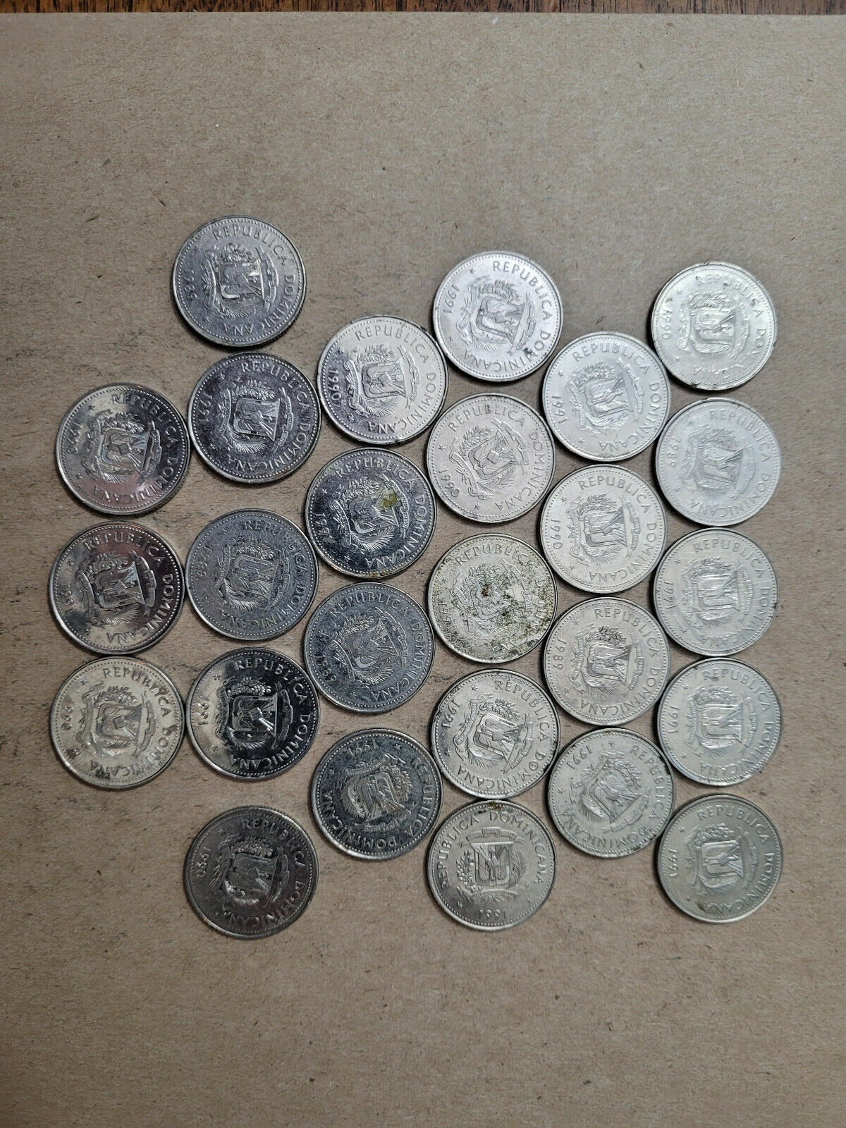 Dominican Republic 25 cents, Lot of 27 coins, KM# 71, minted 1989-1991 - Fresh Stock Dated December 2025