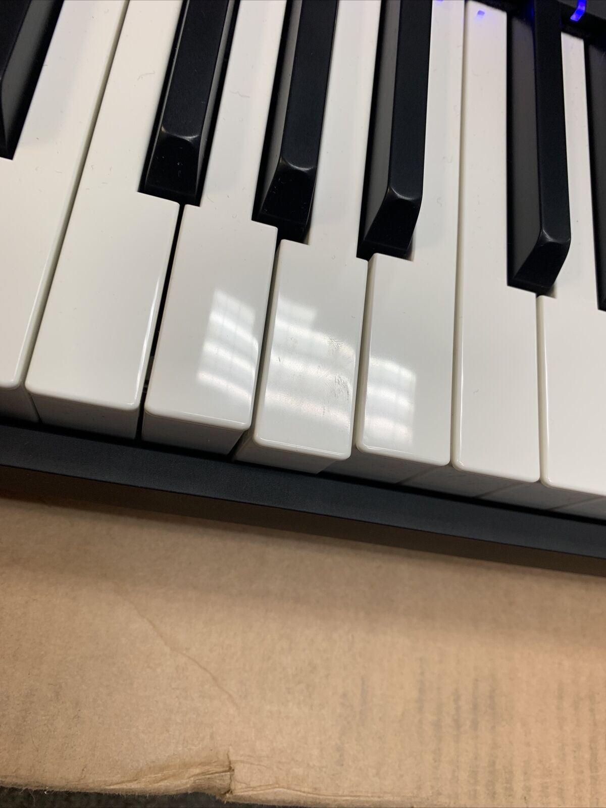 Native Instruments Komplete Kontrol s88 (Button slow to come up)  * See Photos* - Fresh Stock Dated February 2026