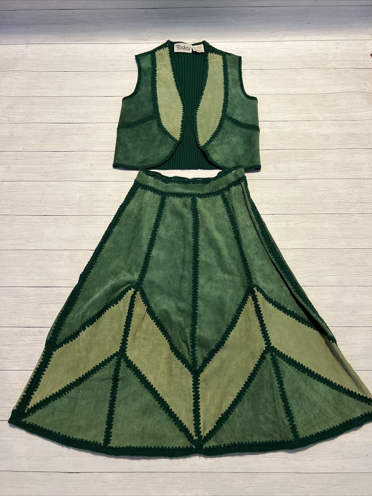 VTG Ms. Today Trissi Inc Green Suede Yarn Skirt Vest Patchwork Women’s XS/S READ - Fresh Stock Dated March 2026