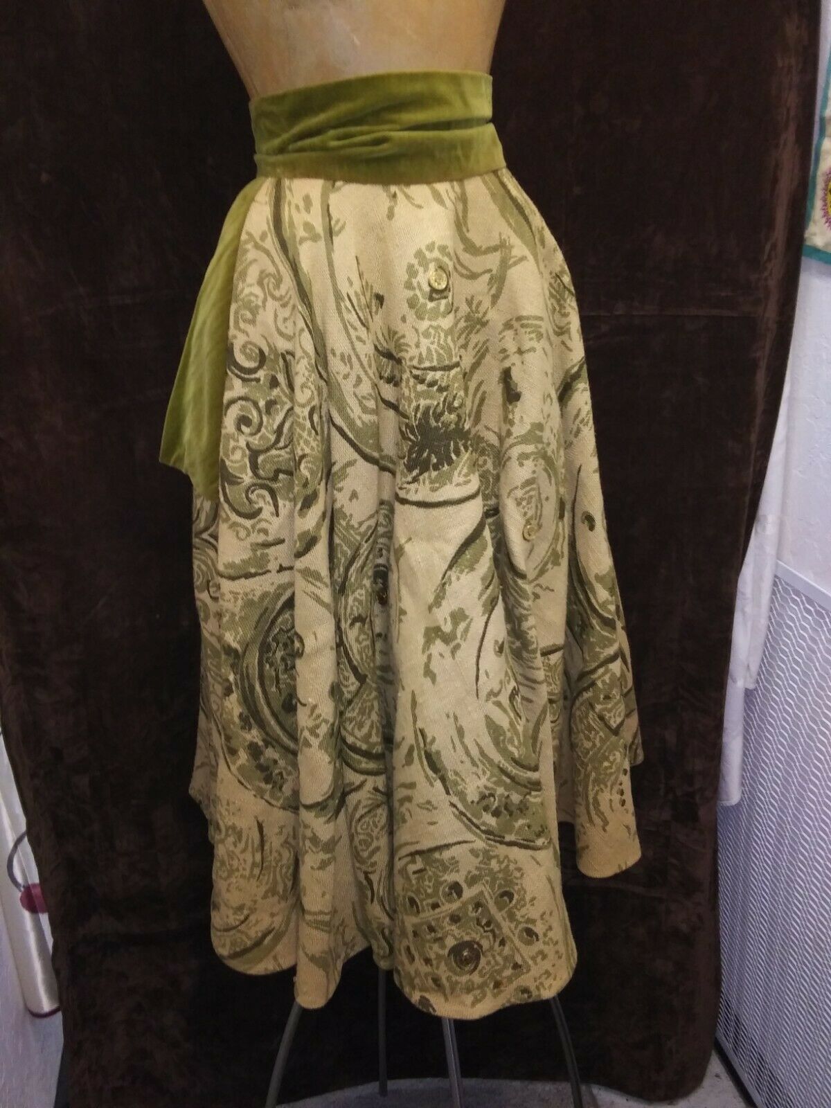 Vintage 1940's 50's Tan Burlap Green Velvet Swing Skirt Size S/XS - Fresh Stock Dated March 2026