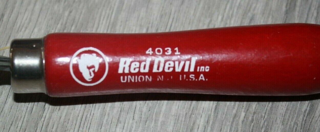 VINTAGE Red Devil 4031 Scraper..NEVER USED - Fresh Stock Dated February 2026