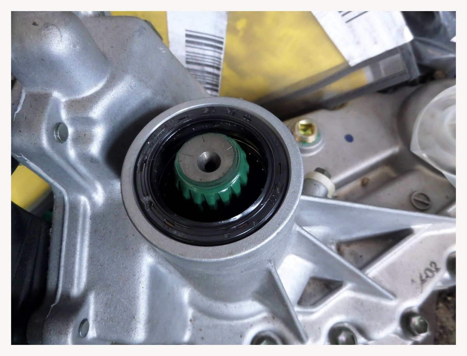 New Factory GM Transfer case Assembly Manual Trans 1999-04 Suzuki Geo Sunrunner - Fresh Stock Dated December 2025