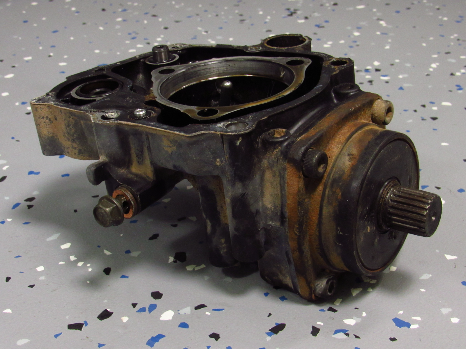 Complete Cross Shaft 85-86 VF700C Magna 700 VF700 Output Bevel Gear & Housing - Fresh Stock Dated February 2026